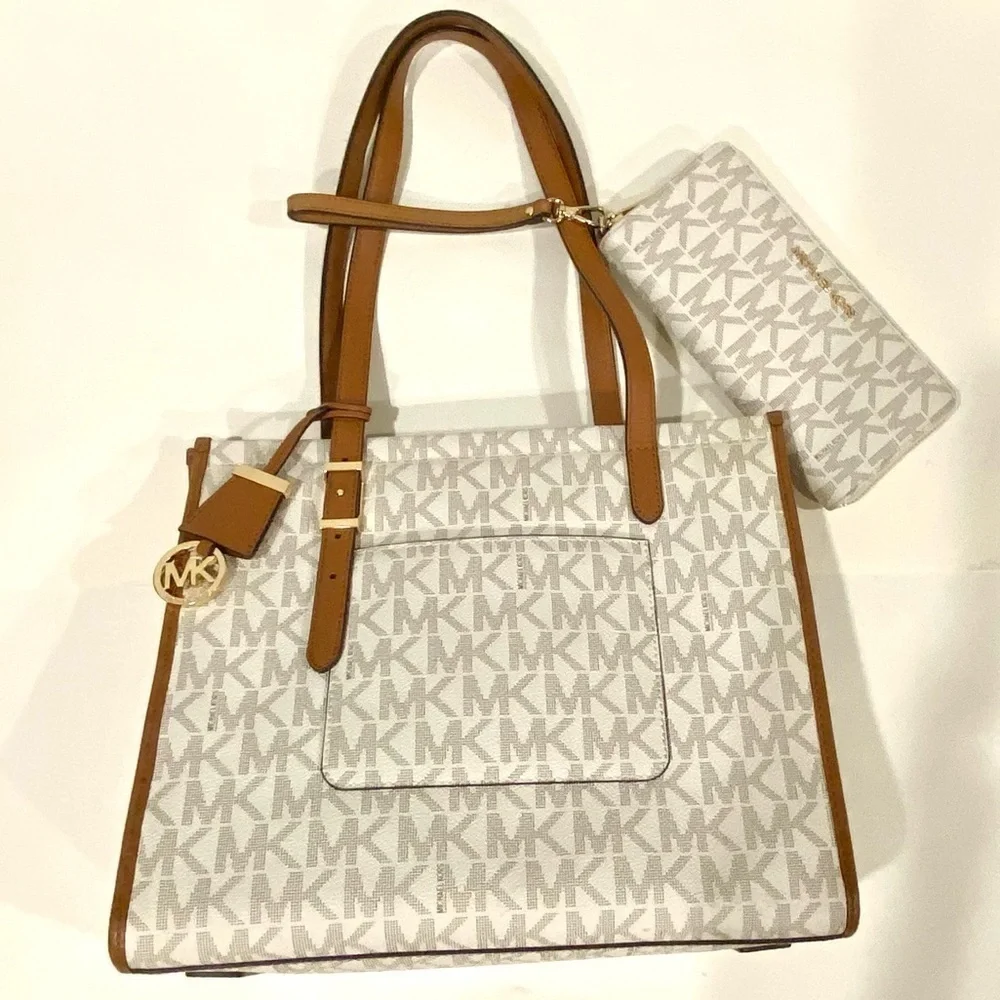 LIKE NEW - Michael Kors Darien Travel Tote Vanilla Acorn w/ Wallet